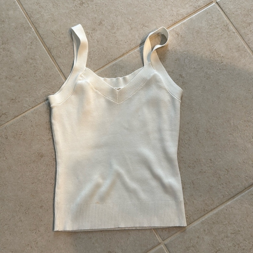 Skies Are Blue tank XS in cream